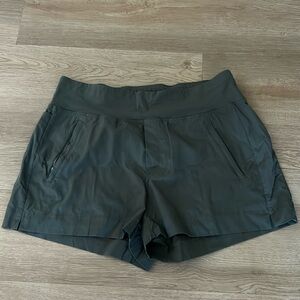 Athleta Trekkie North Short